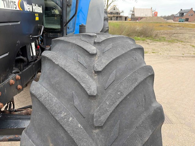 2003 new holland tm175 vierwielaangedreven landbouwtractor - afbeelding 1 van  21