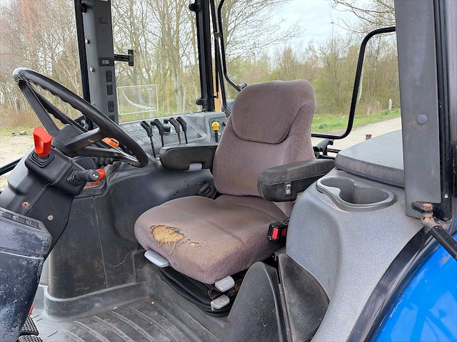 2003 new holland tm175 vierwielaangedreven landbouwtractor - afbeelding 13 van  21