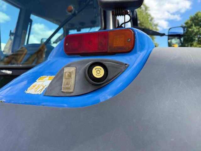 2003 new holland tm190 vierwielaangedreven landbouwtractor - afbeelding 3 van  12