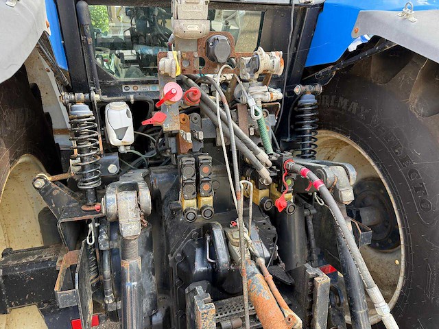 2003 new holland tm190 vierwielaangedreven landbouwtractor - afbeelding 7 van  12