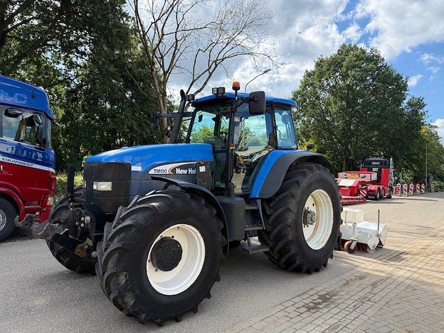 2003 new holland tm190 vierwielaangedreven landbouwtractor - afbeelding 1 van  12