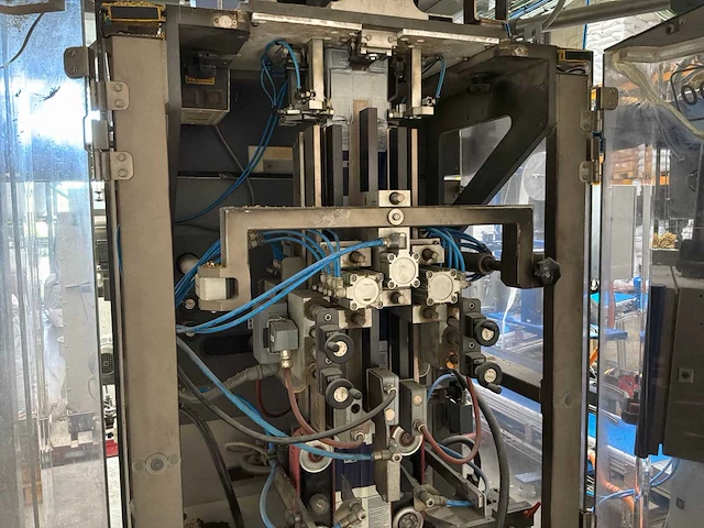 2003 newton 400 uva packaging/verticale verpakkingsmachine - afbeelding 79 van  93