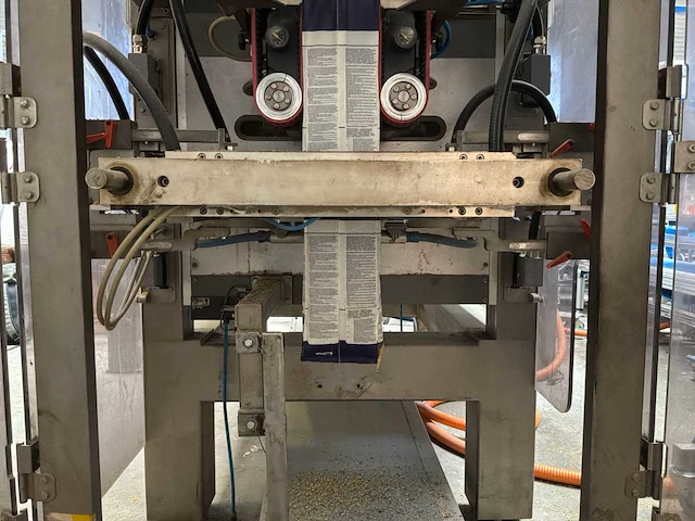 2003 newton 400 uva packaging/verticale verpakkingsmachine - afbeelding 87 van  93