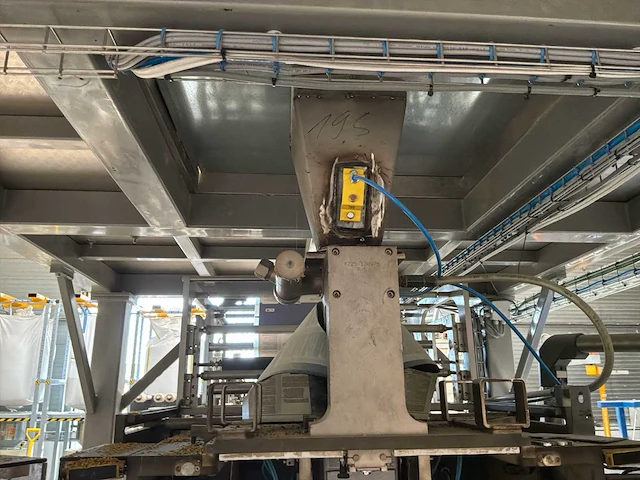 2003 newton 400 uva packaging/verticale verpakkingsmachine - afbeelding 31 van  93