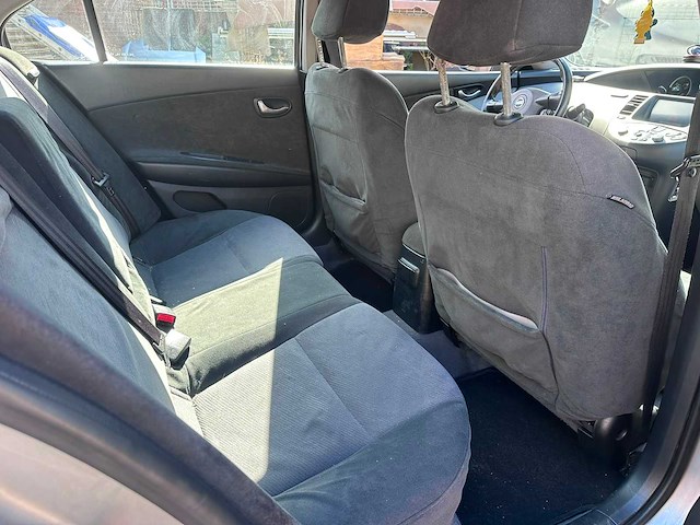 2003 nissan primera 1.8 visia personenauto - afbeelding 9 van  12
