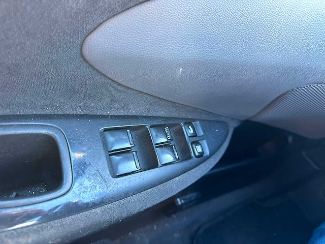 2003 nissan primera 1.8 visia personenauto - afbeelding 11 van  12