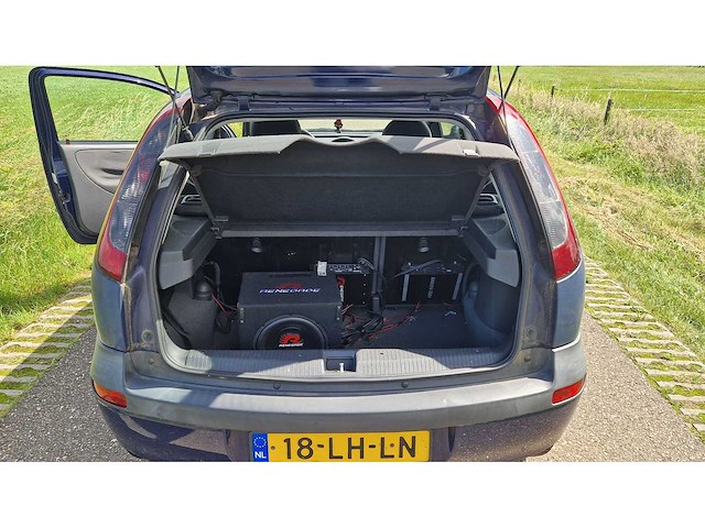 2003 opel corsa 1.2-16v njoy personenauto - afbeelding 2 van  10