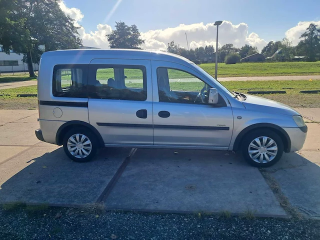 2003 opel tour 1.6 comfort personenauto - afbeelding 3 van  8