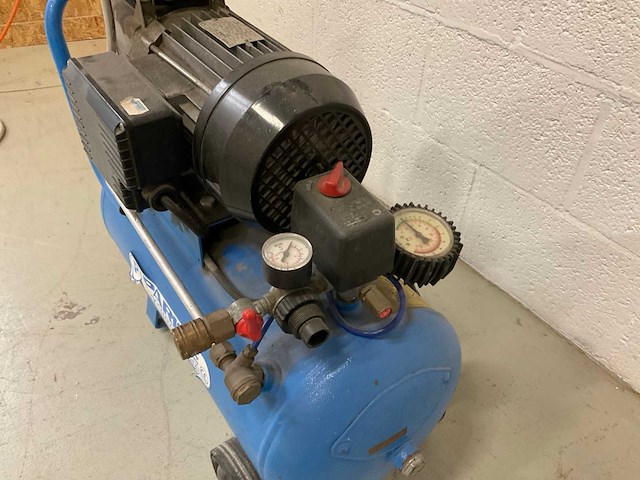 2003 parise p25acm zuigercompressor en vloeistofspuit - afbeelding 5 van  6