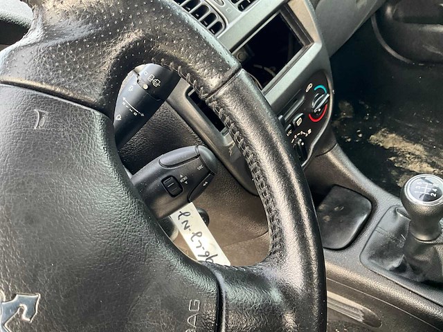 2003 peugeot 206 1.6 xs personenauto - afbeelding 19 van  20