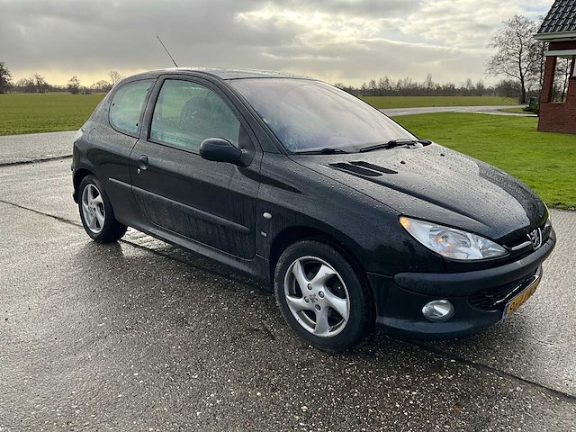 2003 peugeot 206 1.6 xs personenauto - afbeelding 13 van  20