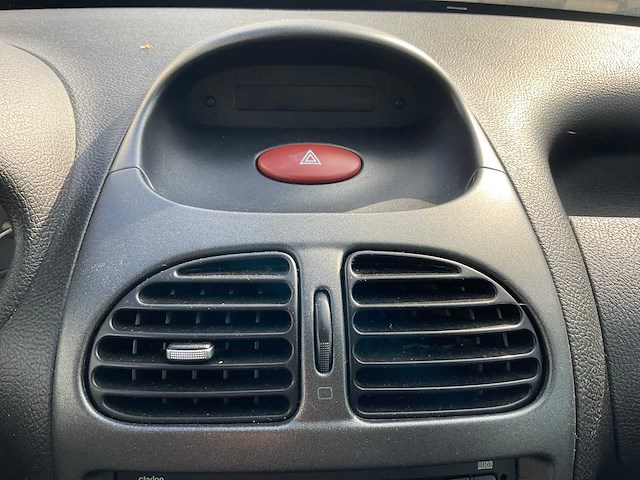 2003 peugeot 206 cc personenauto - afbeelding 9 van  25