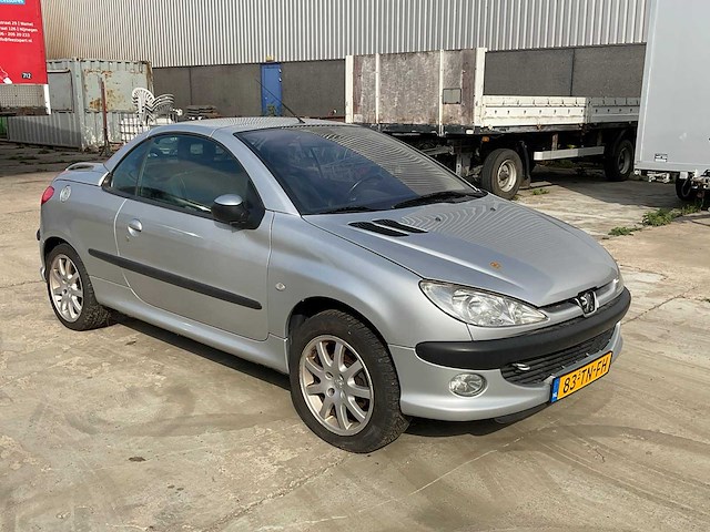 2003 peugeot 206 cc personenauto - afbeelding 12 van  25