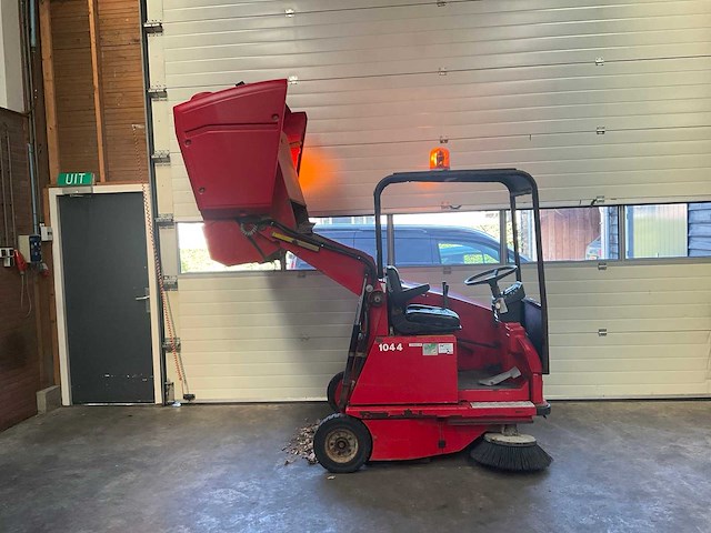 2003 rcm r mille d diesel zelfrijdende veegmachine - afbeelding 6 van  10