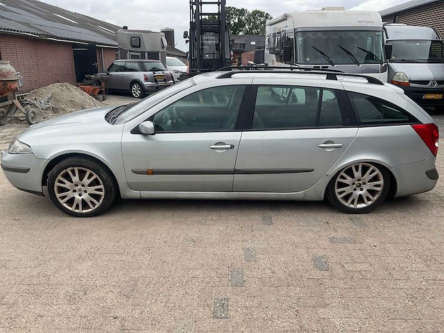 2003 renault laguna grand tour 1.8-16v expression personenauto - afbeelding 2 van  25