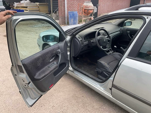 2003 renault laguna grand tour 1.8-16v expression personenauto - afbeelding 25 van  25