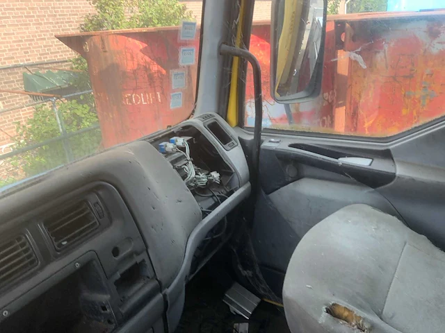2003 renault midlum 220dci riool ontstopping vrachtwagen - afbeelding 18 van  28