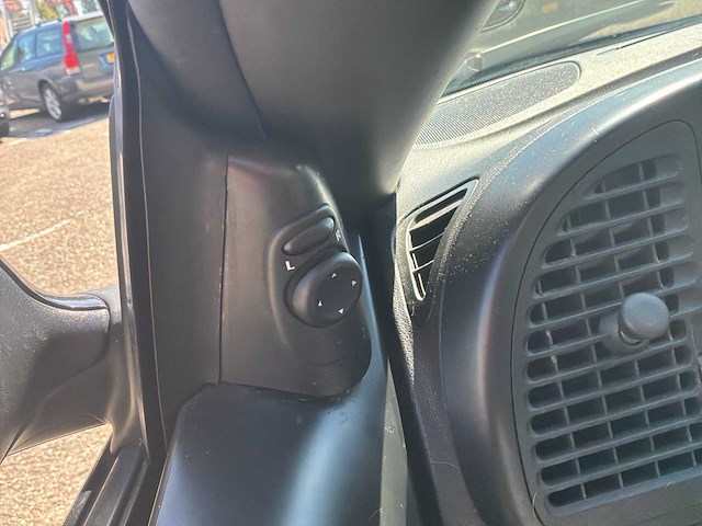 2003 saab 9-3 cabrio 1.8t vector personenauto - afbeelding 60 van  73