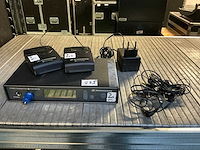 2003 sennheiser ew300g2 a in-ear zender met 2 belt receivers - afbeelding 1 van  5