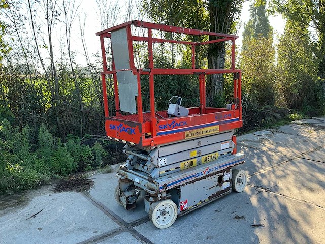 2003 skyjack sj iii 3219 elektrische schaarhoogwerker – 7,8 m - afbeelding 1 van  15