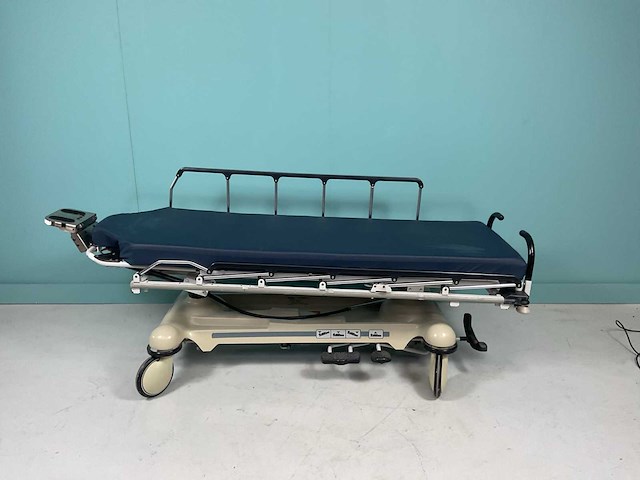 2003 stryker 1069 oogchirurgie draagbaar - afbeelding 1 van  5