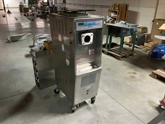 2003 taylor crown ph71-58 softijsmachine - afbeelding 1 van  11