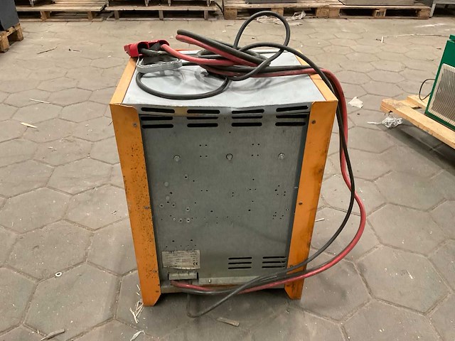 2003 tecnys acculader - afbeelding 1 van  5