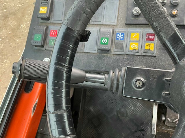 2003 terberg yt220 terminaltrekker - afbeelding 17 van  26