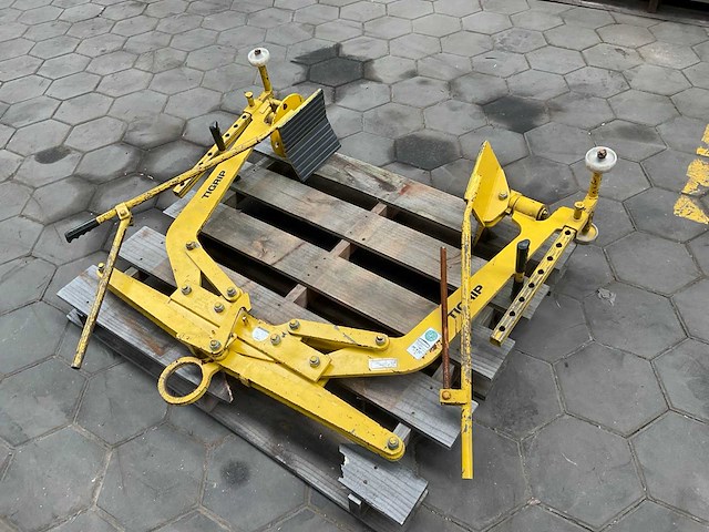 2003 tigrip tfa 0,3/600d barrel lifter - afbeelding 1 van  5
