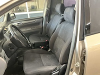 2003 toyota avensis verso 2.0 d4-d l. terra personenauto - afbeelding 17 van  18