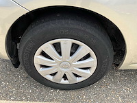 2003 toyota avensis verso 2.0i 7-persoons personenauto 68-lj-dz - afbeelding 3 van  35