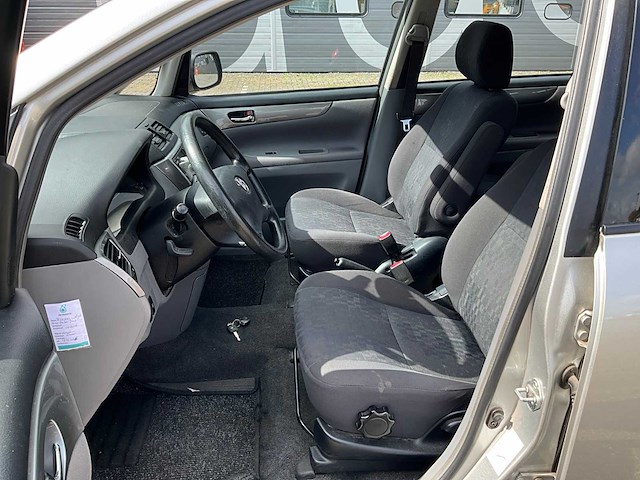 2003 toyota avensis verso 2.0i 7-persoons personenauto 68-lj-dz - afbeelding 9 van  35