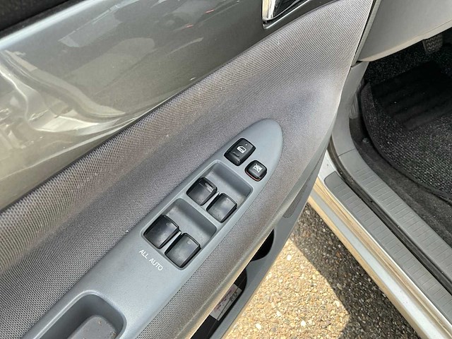 2003 toyota avensis verso 2.0i 7-persoons personenauto 68-lj-dz - afbeelding 10 van  35
