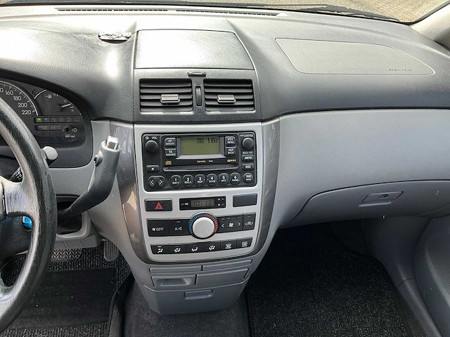 2003 toyota avensis verso 2.0i 7-persoons personenauto 68-lj-dz - afbeelding 16 van  34