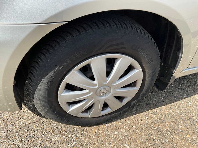 2003 toyota avensis verso 2.0i 7-persoons personenauto 68-lj-dz - afbeelding 34 van  34