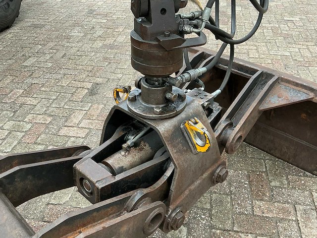 2003 veenhuis jvk 16000 kipper met autolaadkraan - afbeelding 31 van  47