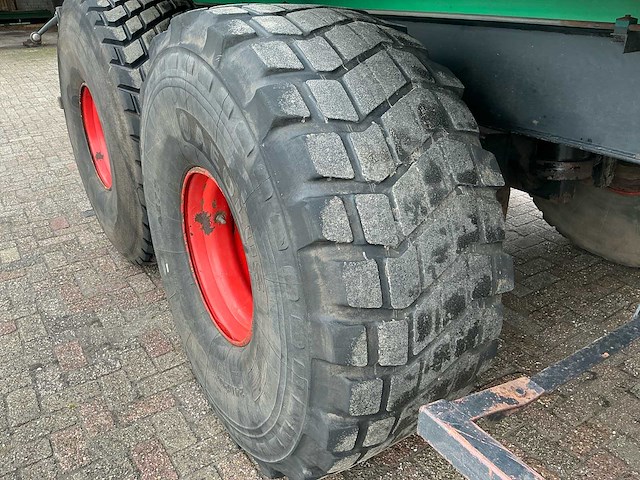 2003 veenhuis jvk 16000 kipper met autolaadkraan - afbeelding 6 van  47
