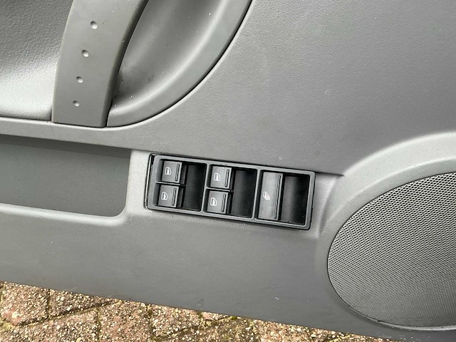 2003 volkswagen new beetle 2.0 cabriolet - afbeelding 29 van  37