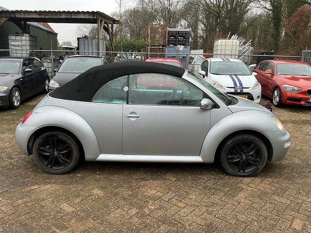 2003 volkswagen new beetle 2.0 cabriolet - afbeelding 32 van  37