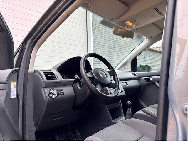 2003 volkswagen touran 7 persoons 1.6-16v fsi personenauto - afbeelding 13 van  15
