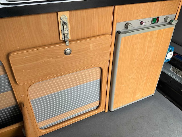 2003 volkswagen transporter tdi camper - afbeelding 26 van  52