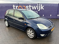 2004 - ford - fiesta - 1.4-16v ghia - personenauto - afbeelding 2 van  12