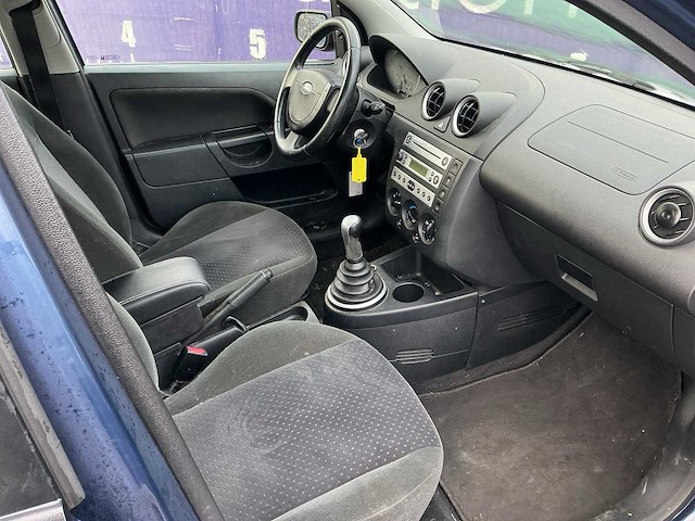 2004 - ford - fiesta - 1.4-16v ghia - personenauto - afbeelding 5 van  12