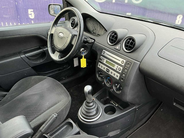 2004 - ford - fiesta - 1.4-16v ghia - personenauto - afbeelding 7 van  12
