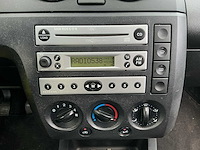 2004 - ford - fiesta - 1.4-16v ghia - personenauto - afbeelding 8 van  12