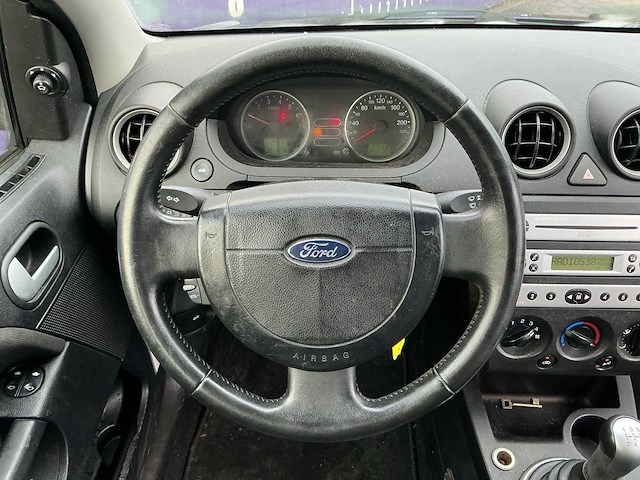 2004 - ford - fiesta - 1.4-16v ghia - personenauto - afbeelding 9 van  12