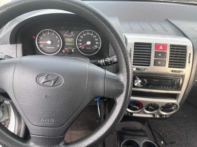 2004 - hyundai - getz - 1.3i gls sky - 32-nt-rn - afbeelding 13 van  15
