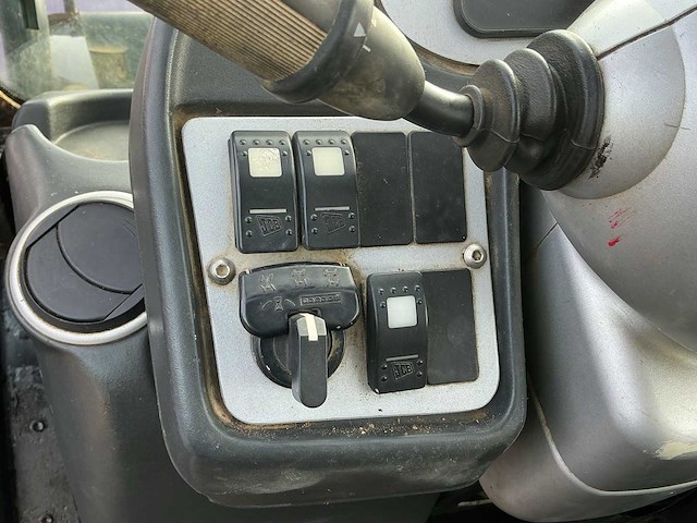 2004 - jcb - 530-70 - powershift - verreiker - afbeelding 5 van  17