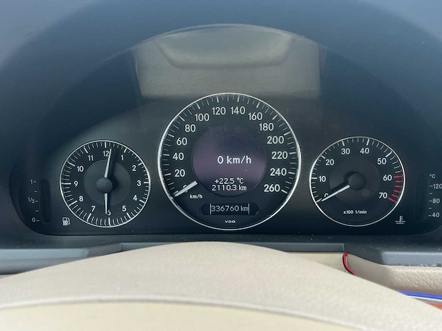 2004 - mercedes-benz - e-klasse - 240 elegance - personenauto - afbeelding 4 van  4