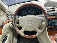 2004 - mercedes-benz - e-klasse - 240 elegance - personenauto - afbeelding 2 van  4